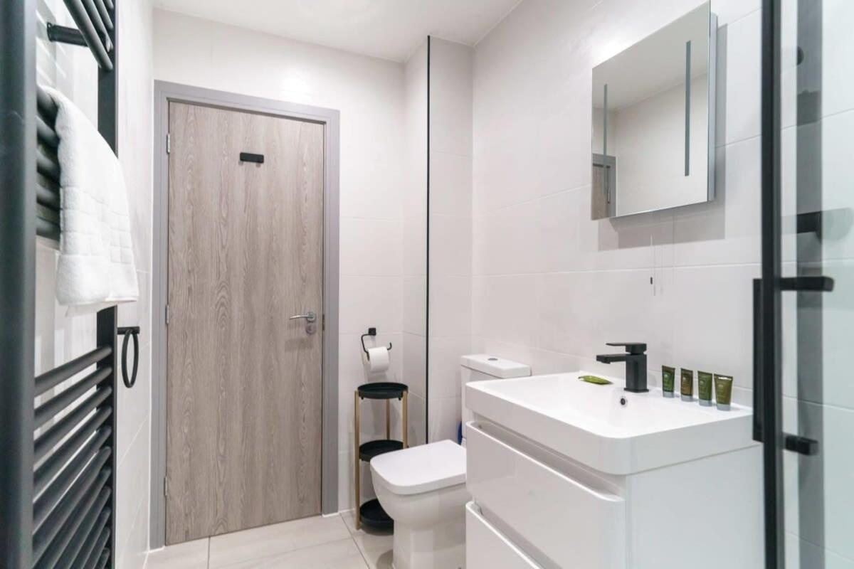 Modern 1 Bedroom Apartment In Preston Centre Exterior foto
